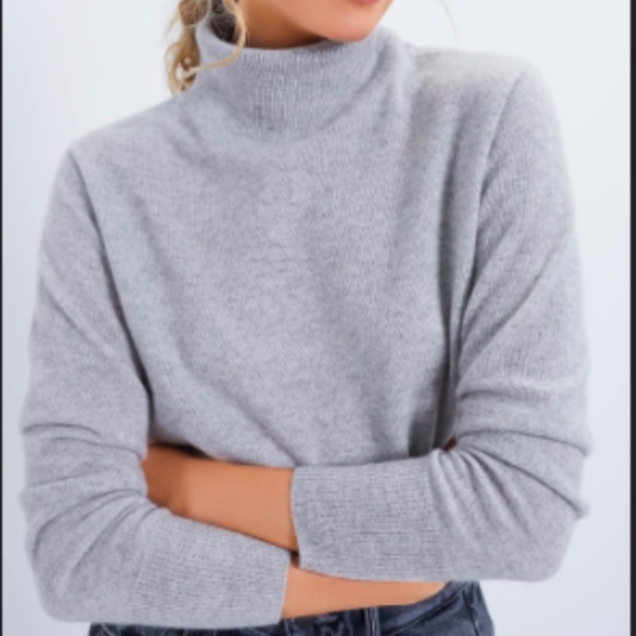 Tuckernuck Sweaters - NWT Tuckernuck' Gray Cashmere Turtleneck Sweater